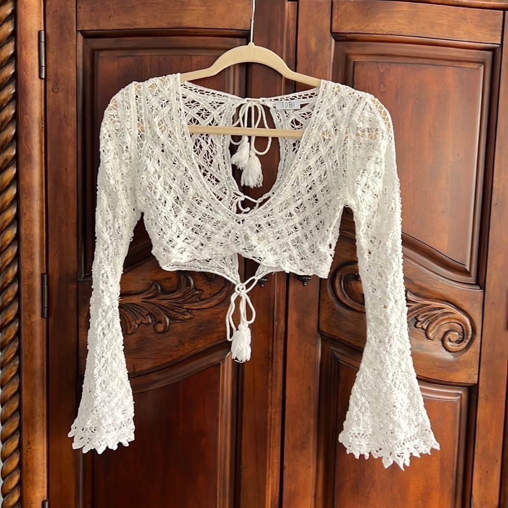 Tobi white lace crop top- size XS/S - Picture 2 of 6